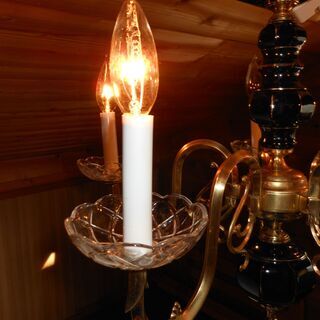 シャンデリア　ロウソク型電球5個　１００Ｖ　真鍮　陶器 アンティーク照明　値下げしました シャンデリア ロウソク型電球5個 100V 真鍮 陶器 アンティーク照明