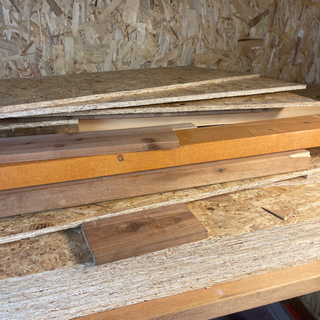 osb合板や杉板など木材
