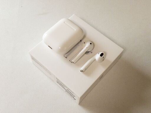 Apple Airpods with Charging Case 美品