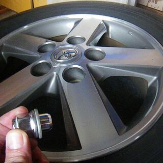 トヨタ車純正ホイル付きタイヤ195/65R15(バリ山