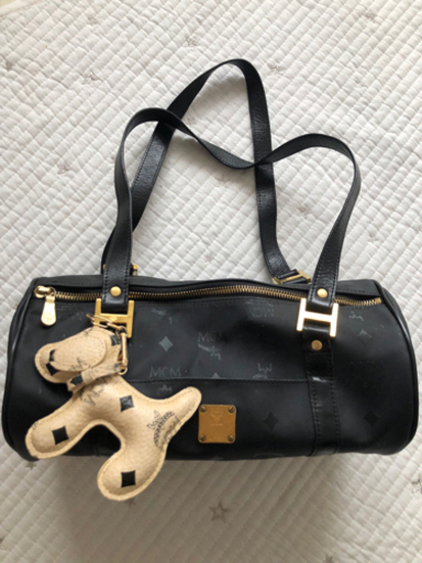 【 取引終了 】MCM ドラムバッグ　ドッグチャーム付き