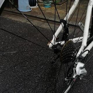 自転車 クロスバイク ホワイト antares shaula213 超軽量 9速