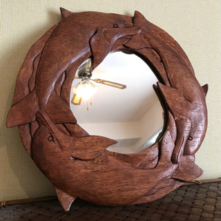 木彫りイルカ 鏡