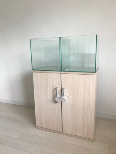 引き取りのみ。30cmキューブ水槽2本　GEX水槽台セット
