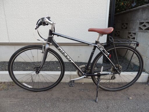 中古自転車　クロスバイク　キャリア付　700C*28c