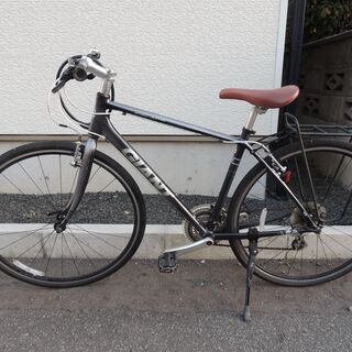 中古自転車　クロスバイク　キャリア付　700C*28c