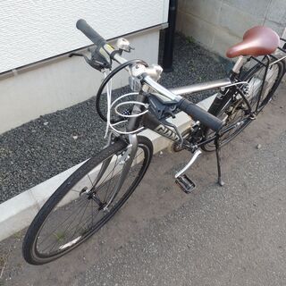中古自転車 クロスバイク キャリア付 700C*28c