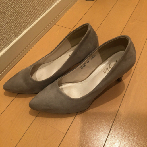 シルバーパンプス