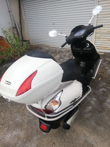 ホンダのe彩　中々珍しい車体です。 ホンダのe彩 中々珍しい車体です。