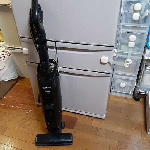 2年半ほど前に買ったTOSHIBAスティック掃除機です