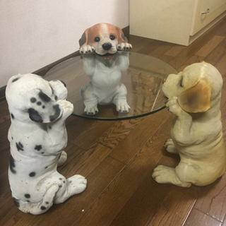 犬　ガラステーブル