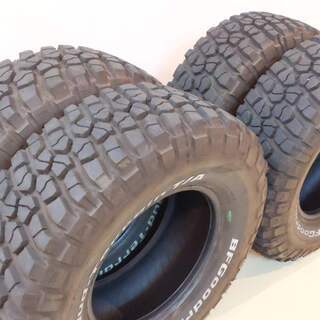 値下げしました グッドリッチ 35インチ マッドタイヤ ホワイトレター 35x12.50R17 BFGoodrich Mud Terrain KM2  ラングラー