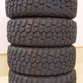 値下げしました グッドリッチ 35インチ マッドタイヤ ホワイトレター 35x12.50R17 BFGoodrich Mud Terrain KM2  ラングラー
