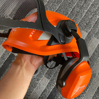 jonsukeプロフ要確認 スチール アドバンスベントヘルメット 林業 ヘルメット スチール 「アドバンスベントヘルメット」 新品