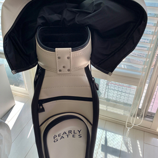 白のゴルフバッグ　パーリーゲイツ