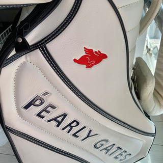 白のゴルフバッグ　パーリーゲイツ