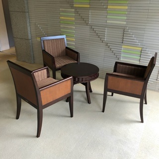 コーヒーテーブル・チェア3脚