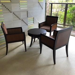 コーヒーテーブル・チェア3脚