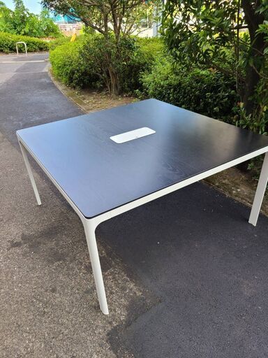 大型ダイニングテーブル　IKEA　140cm×140cm　ブラック　ホワイト　【リサイクルショップどりーむ天保山店】