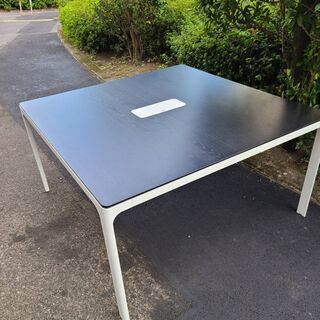 大型ダイニングテーブル　IKEA　140cm×140cm　ブラッ...