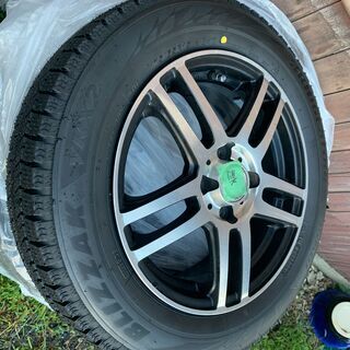 新品アルミホイル付きアクアスタッドレスタイヤセット