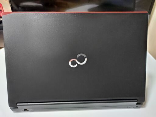 15.6インチ 富士通ノートPC（美品, Core i7 3610QM, 12GB RAM, 240GB