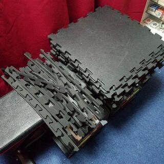 筋トレダンベル、トレーニングベンチ、マット