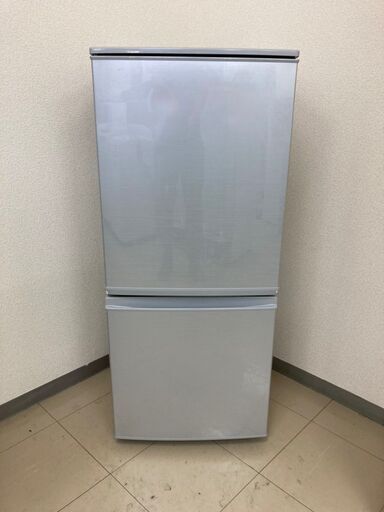 【お得品】【地域限定送料無料】冷蔵庫   SHARP 137L 2017年製  ARC100701