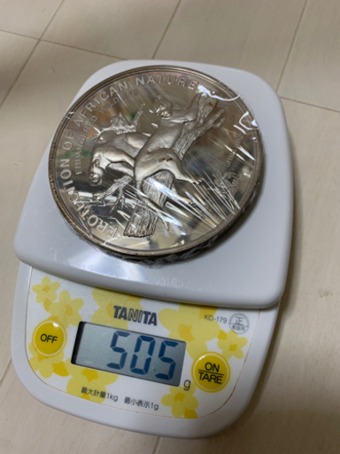 銀貨　約900グラム