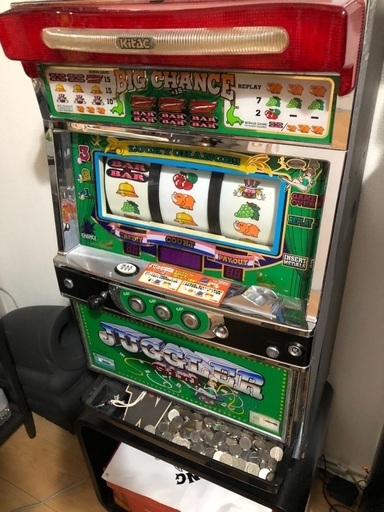 ⭐︎値下げ中⭐︎ スロット台　ジャグラー　【福岡県内の地域限定で無料配送可能‼︎】