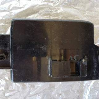 バッテリーと充電器のセットです。