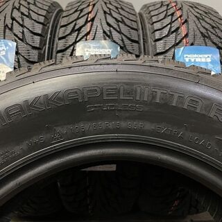 新品 2021年製 nokian HAKKAPELIITTA R2 195/65R15 15インチ スタッドレス 4本 プリウス セレナ ヴォクシー等　(NK02) クレジットカード QRコード決済可能