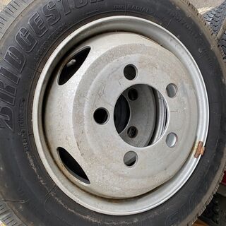 トヨタ・日野系トラックにどうぞｗ　195/70R17.5（ホイル付き）バリ山6本1台分