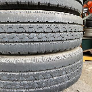 トヨタ・日野系トラックにどうぞｗ　195/70R17.5（ホイル付き）バリ山6本1台分