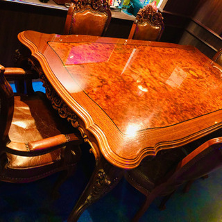 ヨーロッパ製　超高級テーブルと椅子
