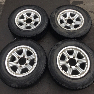 ハイエースワゴン等 6H139.7 215/65R15 ブリヂストン スタッドレスタイヤ