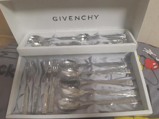 GIVENCHY⭐ジバンシィ⭐デザートスプーンセット⭐