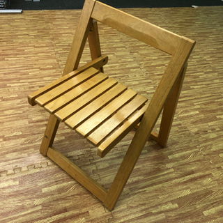 【無料】折り畳みできる椅子4脚