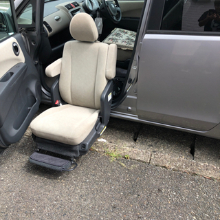 車検山盛り　介護車両　リフトアップ