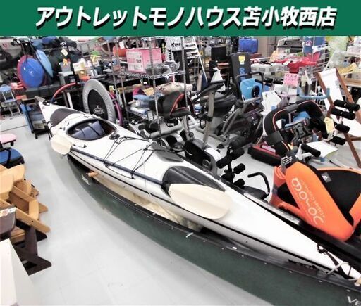 配送不可 カヌー カヤック  シーカヤック  全長5m60x幅65x高さ40cm マリンスポーツ ウォータースポーツ オール付 船 ホワイト 苫小牧西店