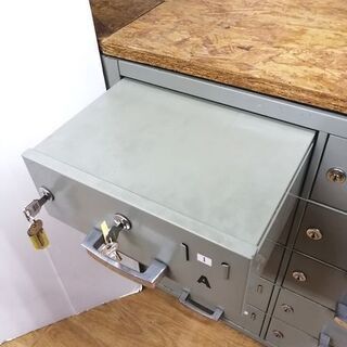 【コロナ対策商品!旧鹿児島市内送料無料!!!着払い対応可能!】【リサイクルショップスターズ城西店】昭和レトロ 貸金庫 金庫 鍵全て有 保管庫 厳重 コロナ対策商品!旧鹿児島市内送料無料!!!着払い対応可能