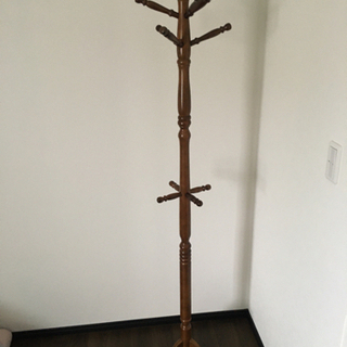 木製コートハンガー