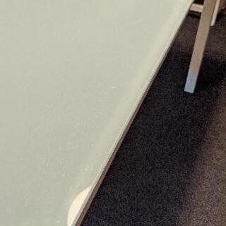 ガラス天板　白ダイニングテーブル - 豊中市