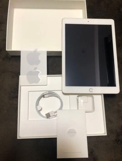 超美品　Apple iPad WiFiモデル 32GB ゴールド