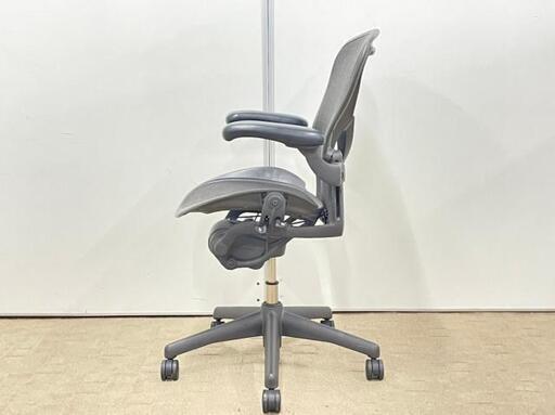 【専用ヘッドレスト付き】アーロンチェア　Aeron Chairs ハーマンミラー hermanmiller  Bサイズ ポスチャーフィット フル装備 グラファイトフレーム グラファイトベース クラシックペリクル 樹脂アーム