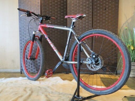 マウンテンバイク □TREK 4900 トレック 27速 ガンメタ 18インチ 48cm 