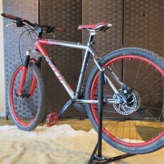 □TREK 4900 トレック 27速 ガンメタ 18インチ 48cm サイズ 26インチ