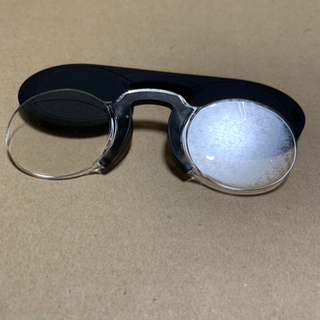 【ネット決済・配送可】フレームレス老眼鏡　黒　＋1.50  未使用
