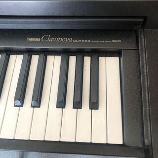 【直接引取限定!! 】中古YAMAHA 電子ピアノ クラビノーバ CLP-550 縦81㎝ 横140㎝ 奥46㎝ イス付き
