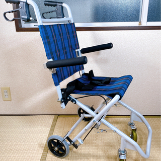 美品 MAKI マキテック 車椅子 軽量 折り畳み式 介護 アルミ 美品】マキライフテック 折り畳み 車椅子 介護